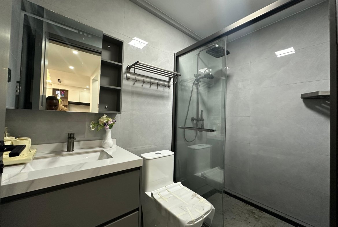 3 bedroom apartment for sale in Kilimani. Enquire 0742880335