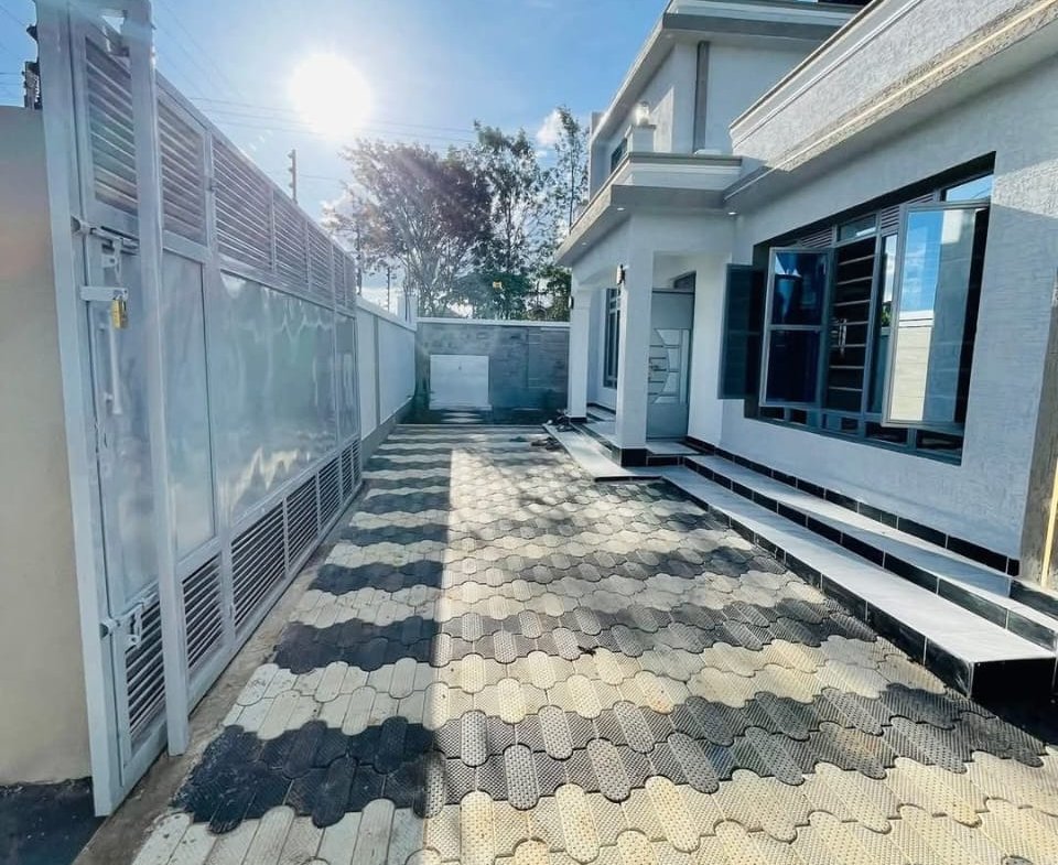 3-Bedroom All Ensuite Bungalow with Rooftop DSQ in Ruiru