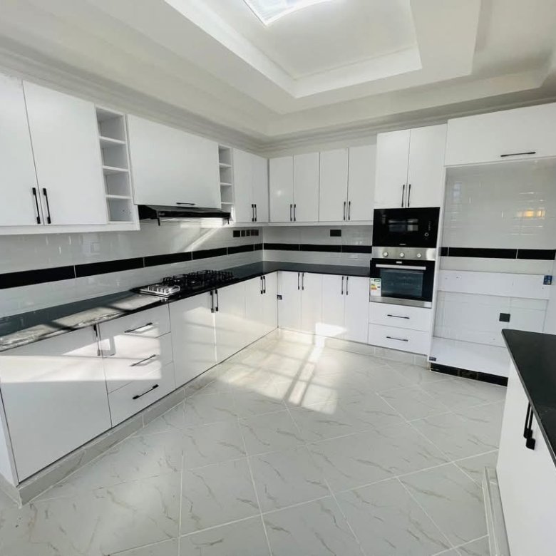 3-Bedroom All Ensuite Bungalow with Rooftop DSQ in Ruiru