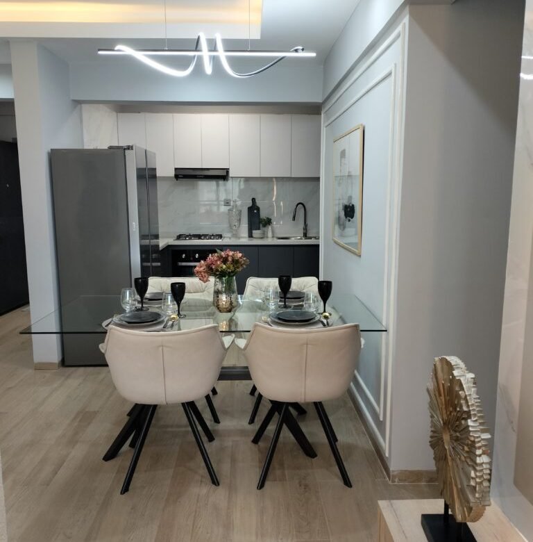 versailles apartment