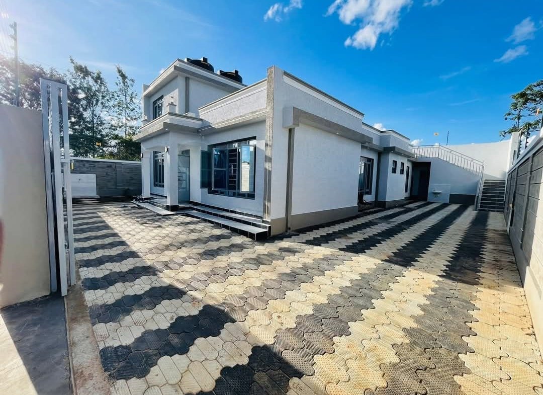 3-Bedroom All Ensuite Bungalow with Rooftop DSQ in Ruiru