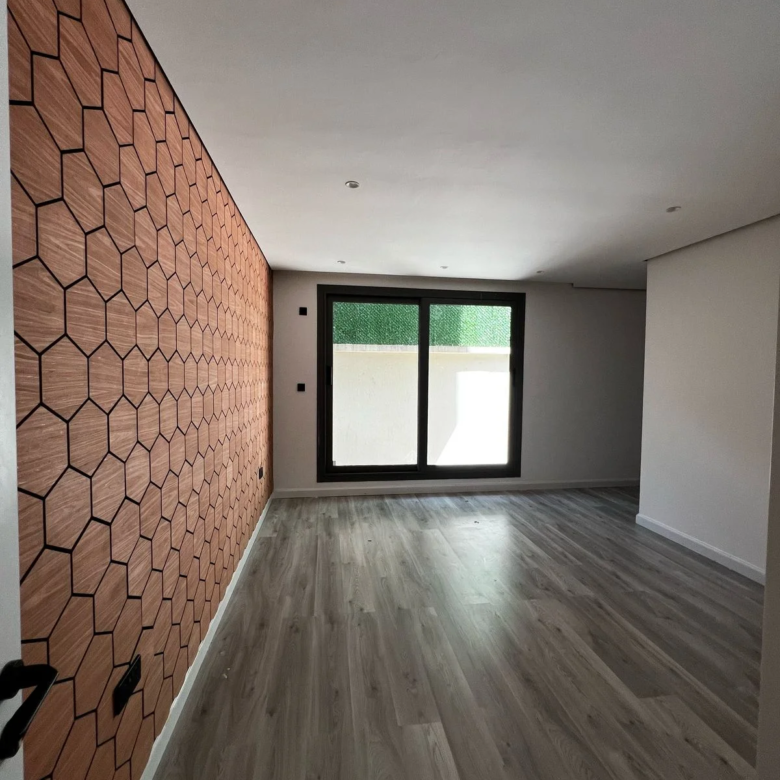 Luxurious 5 Bedroom Townhouse with DSQ for Sale