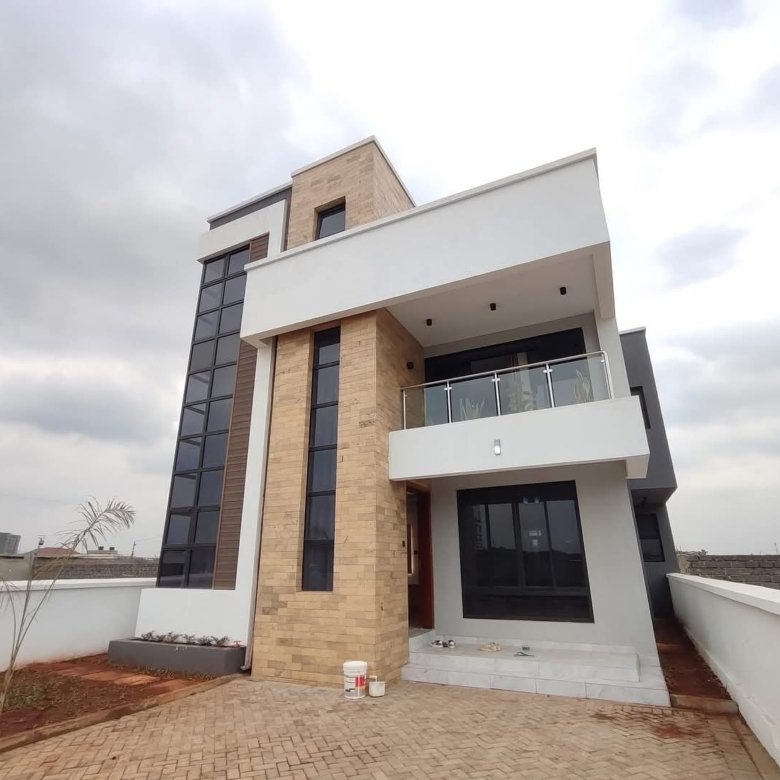 4 Bedroom Villa + DSQ for Sale off Eastern Bypass