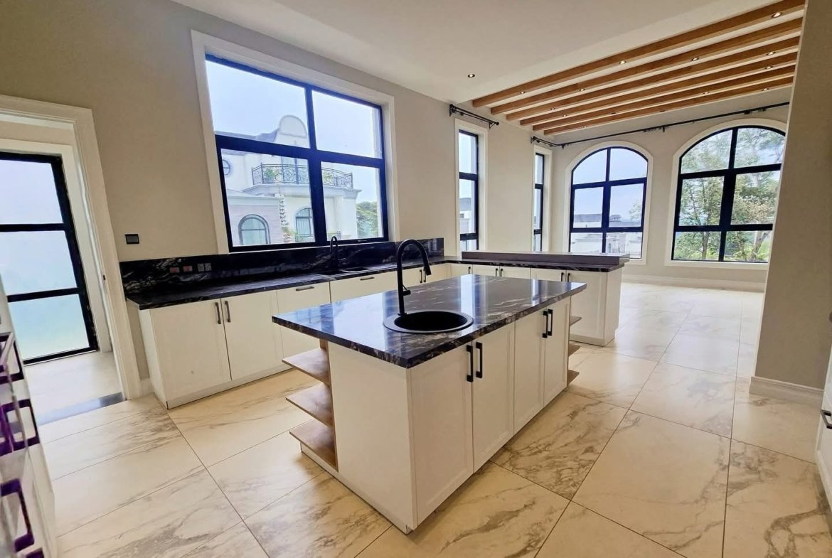 4 bedroom villa