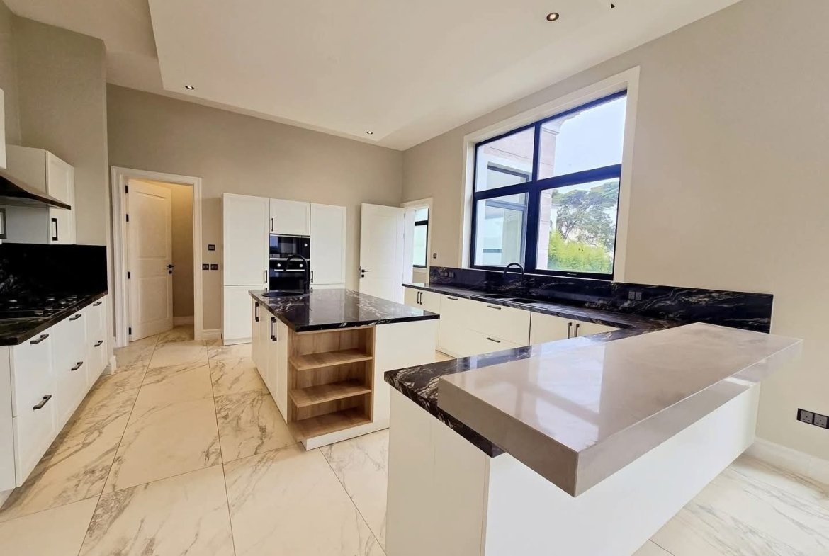 4 bedroom villa