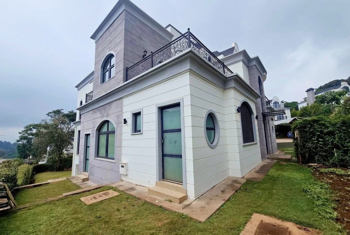 4 bedroom villa