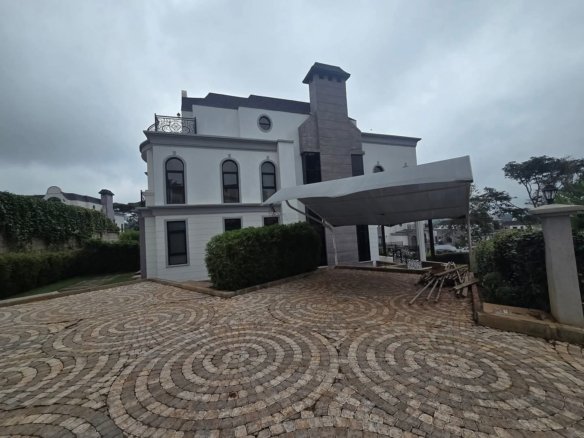4 bedroom villa