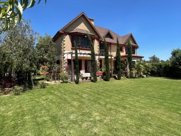 5 Bedroom all ensuite off Bogani