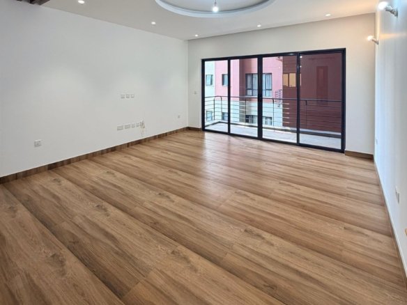 3 bedroom near Quickmart Kileleshwa