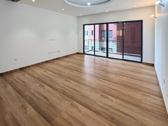3 bedroom near Quickmart Kileleshwa